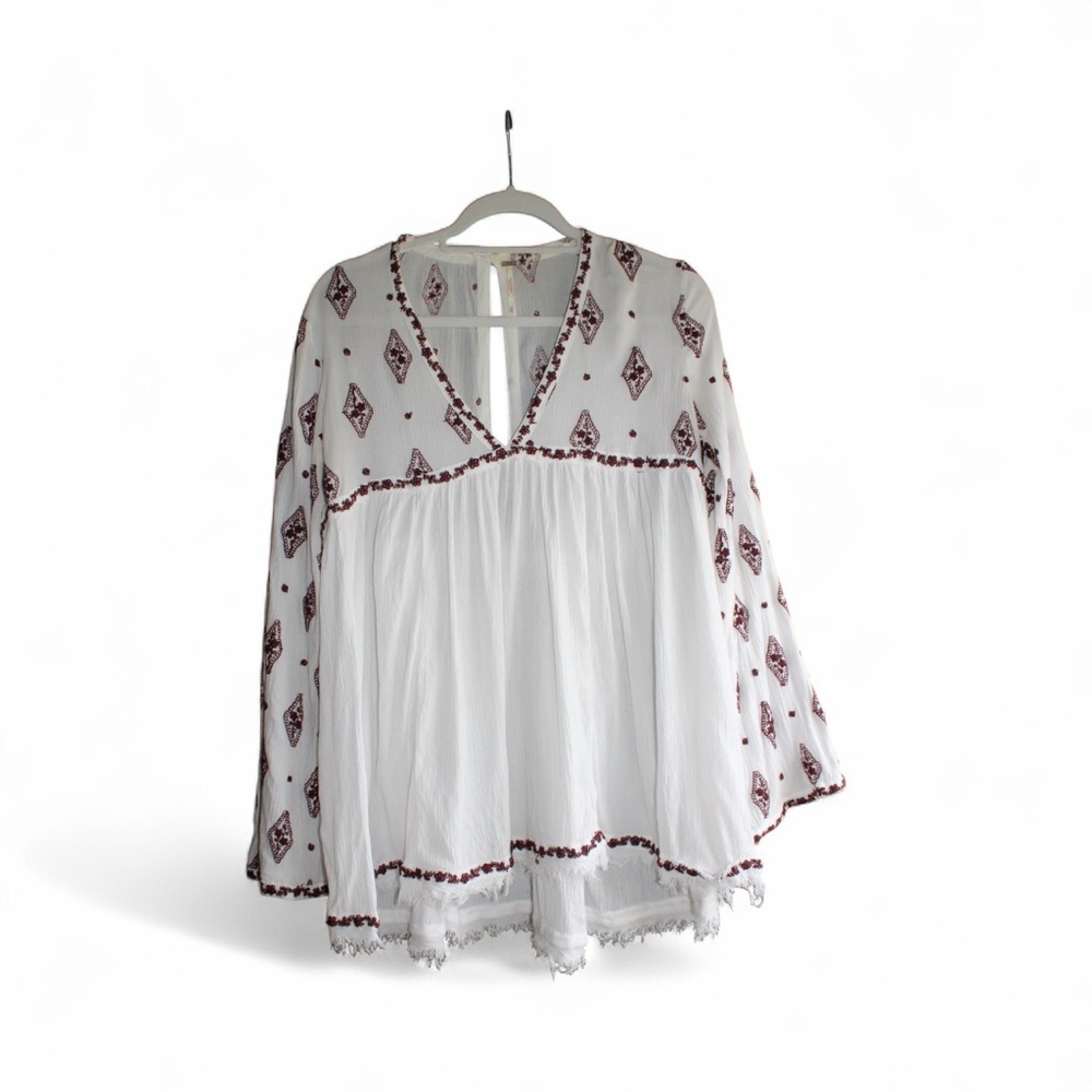 Free People Size XS Women’s Boho White Top Embroidered Bell Sleeves Flowy Blouse